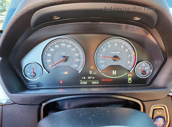 WBS4Y9C58JAC87620 2018 BMW M4 Black ხელსაწყოთა პანელის ხედი