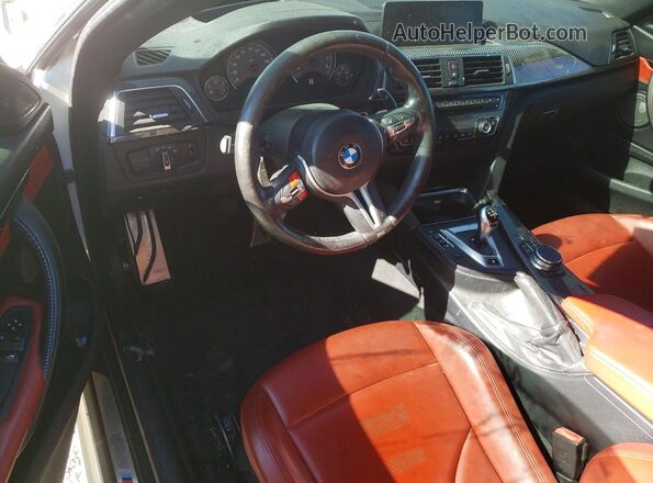 WBS4Y9C5XJAC86890 2018 BMW M4 White Vista del salpicadero