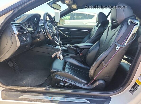 WBS4Z9C50JED31227 2018 BMW M4 White Вид салону спереду