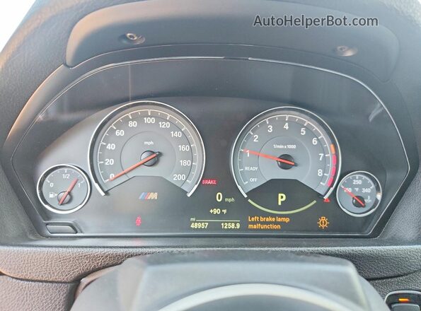 WBS4Z9C50JED31227 2018 BMW M4 White Вид щитка приладів