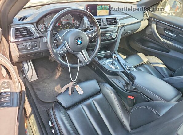WBS4Z9C50JED31227 2018 BMW M4 White Вид панелі приладів