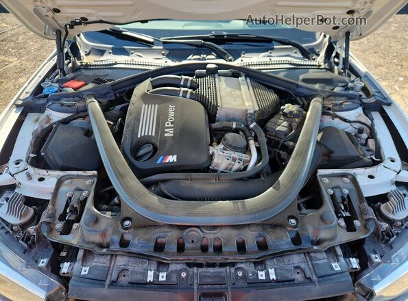 WBS4Z9C50JED31227 2018 BMW M4 White Вид задньої частини салону