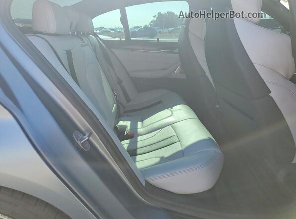 WBS83CH05MCF49628 2021 BMW M5 Silver Vista de los asientos traseros