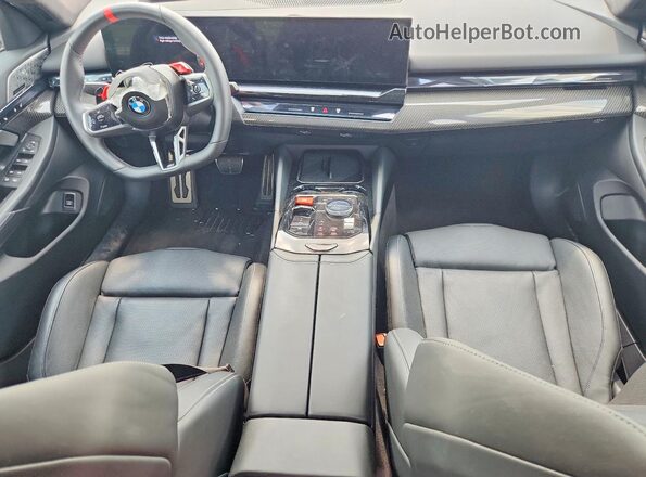 WBS83FK03SCT96462 2025 BMW M5 Black Առջևի վահանակի տեսք