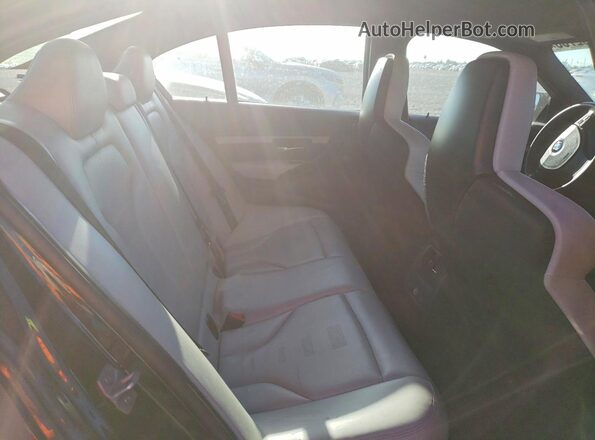 WBS8M9C50G5D31799 2016 BMW M3 Purple უკანა სალონის ხედი