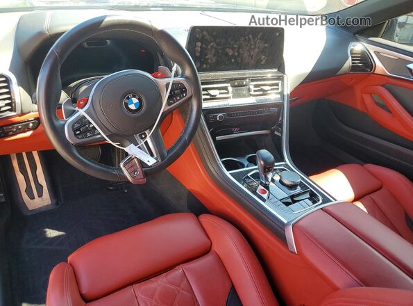 WBSDZ0C06RCR10856 2024 BMW M8 Black Vista del salpicadero