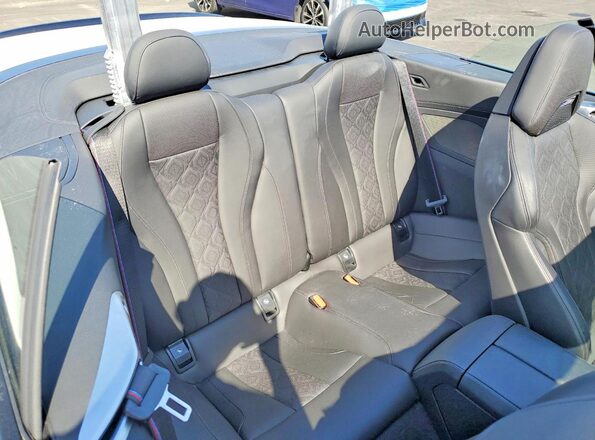 WBSDZ0C08RCP93779 2024 BMW M8 Белый Вид задних сидений