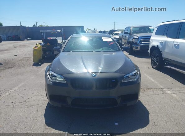 WBSFV9C53GD595591 2016 BMW M5 Gray ხელსაწყოთა პანელის ხედი