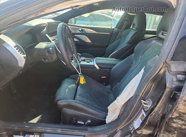 WBSGV0C00SCV92487 2025 BMW M8 Black Widok wnętrza z przodu