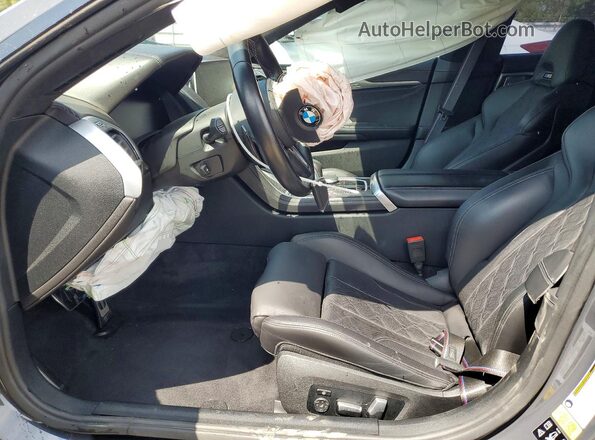WBSGV0C01NCH35275 2022 BMW M8 Gray Widok wnętrza z przodu
