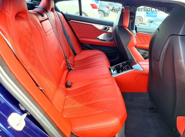 WBSGV0C02MCF85742 2021 BMW M8 Blue Հետևի նստատեղերի տեսք