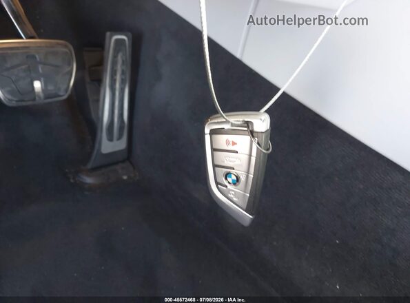 WBSGV0C05MCF84231 2021 BMW M8 Blue Առջևի վահանակի տեսք