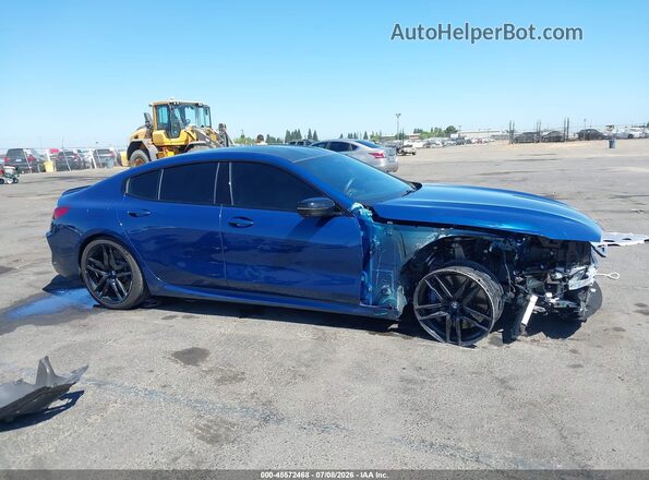 WBSGV0C05MCF84231 2021 BMW M8 Blue Սալոնի 360 աստիճան տեսք