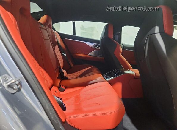 WBSGV0C05SCW14242 2025 BMW M8 Gray Вид задніх сидінь