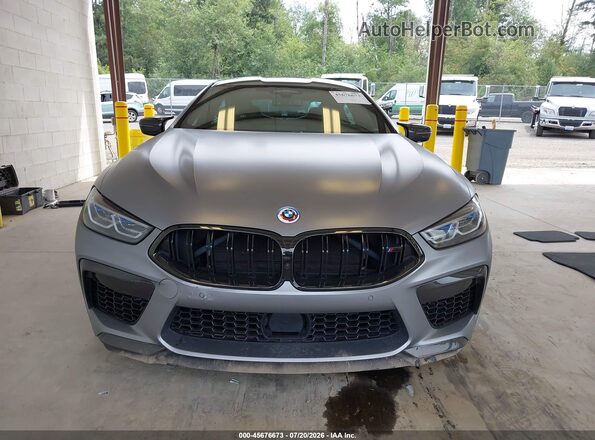 WBSGV0C09PCL06210 2023 BMW M8 Gray ხელსაწყოთა პანელის ხედი
