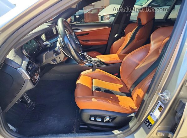 WBSJF0C5XKB446635 2019 BMW M5 Gray წინა სალონის ხედი
