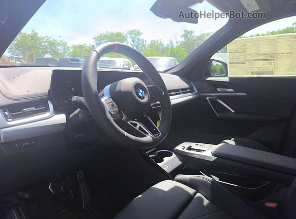 WBX13EF09T5515539 2026 BMW X1 Blue Widok wnętrza z przodu