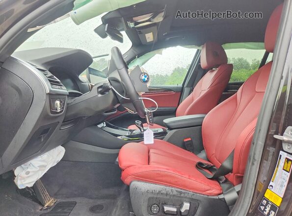 WBX57DP05PN241664 2023 BMW X3 Черный Вид салона спереди