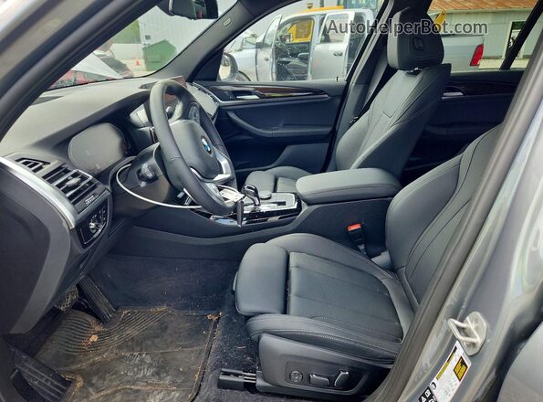WBX57DP09RN297142 2024 BMW X3 Gray წინა სალონის ხედი