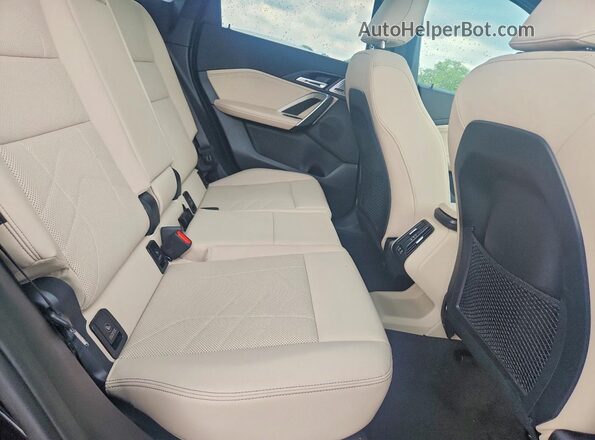 WBX73EF01P5W55813 2023 BMW X1 Black Вид задньої частини салону