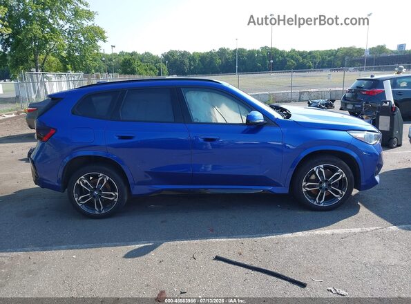 WBX73EF02P5W13571 2023 BMW X1 Blue Widok wnętrza z tyłu