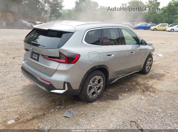 WBX73EF03T5667116 2026 BMW X1 Silver Հետևի աջ