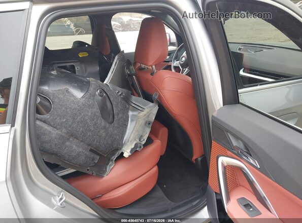 WBX73EF03T5667116 2026 BMW X1 Silver VIN կոդի պիտակի տեսք