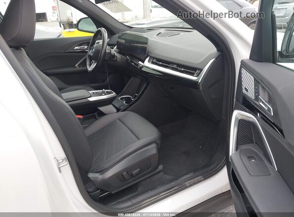 WBX73EF04P5W14737 2023 BMW X1 White Widok wnętrza z przodu