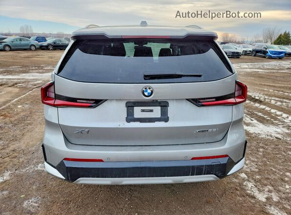 WBX73EF04R5Z77705 2024 BMW X1 Gray Հետևի տեսք