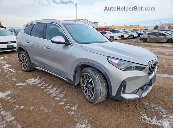 WBX73EF04R5Z77705 2024 BMW X1 Gray Առջևի աջ