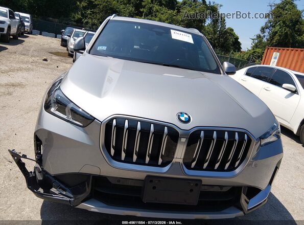 WBX73EF04T5444759 2026 BMW X1 Серебряный Вид щитка приборов