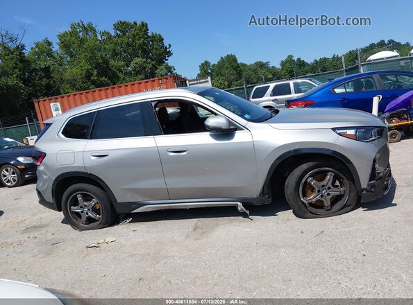 WBX73EF04T5444759 2026 BMW X1 Серебряный Вид задней части салона