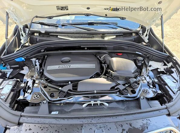 WBX73EF04T5613095 2026 BMW X1 White ძრავის განყოფილების ხედი