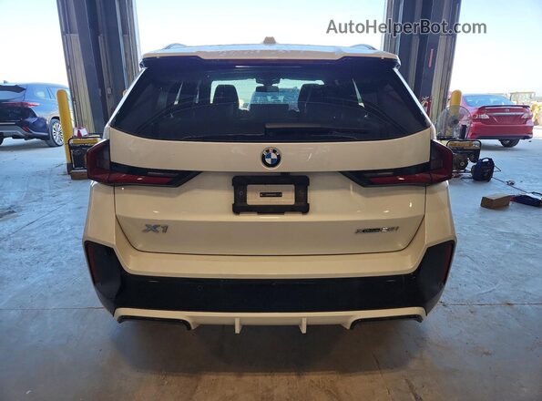 WBX73EF05P5X61794 2023 BMW X1 White უკანა ხედი