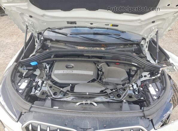 WBX73EF05T5400155 2026 BMW X1 White ძრავის განყოფილების ხედი