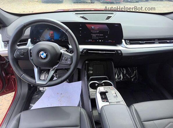 WBX73EF05T5425329 2026 BMW X1 Red Vista del cuadro de instrumentos