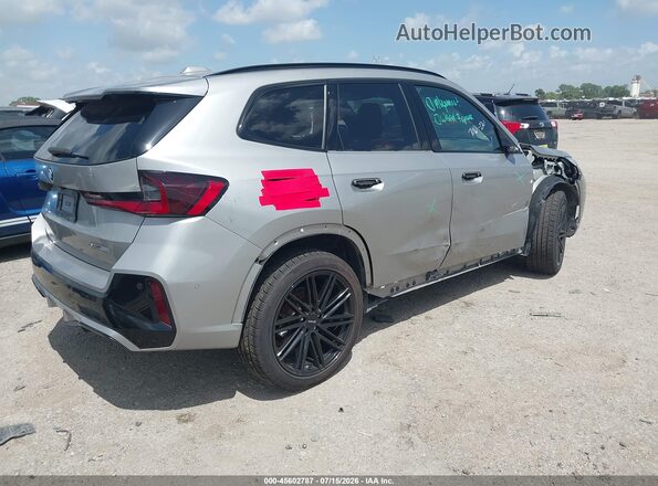 WBX73EF06P5X24348 2023 BMW X1 Gray Trasero derecho