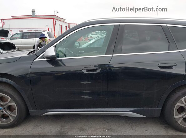 WBX73EF06R5Z19725 2024 BMW X1 Black Widok wnętrza z tyłu