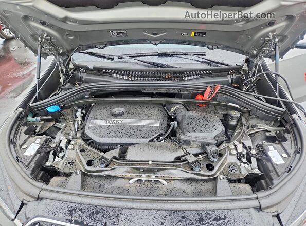 WBX73EF07P5W65374 2023 BMW X1 Silver Vista del compartimento del motor