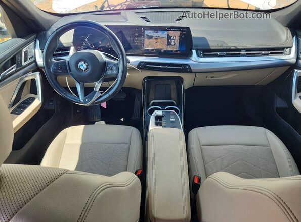 WBX73EF08P5W06754 2023 BMW X1 White Widok deski rozdzielczej
