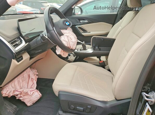 WBX73EF08R5Z12159 2024 BMW X1 Black Widok wnętrza z przodu