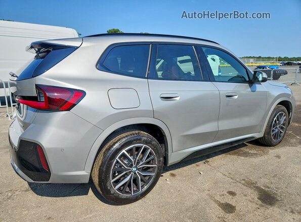 WBX73EF08T5631065 2026 BMW X1 Серебряный Задняя правая четверть