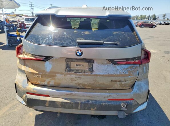 WBX73EF09P5Y03089 2023 BMW X1 Silver Հետևի տեսք