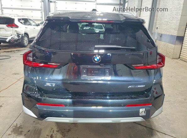 WBX73EF09R5Y55762 2024 BMW X1 Black Rear view