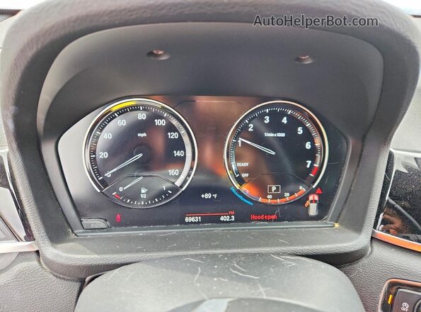 WBXHT3C30J3H31809 2018 BMW X1 White Սարքավորումների վահանակի տեսք