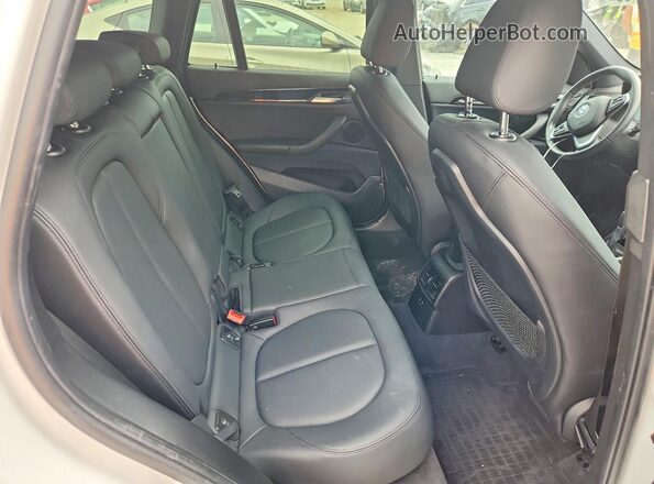 WBXHT3C30J3H31809 2018 BMW X1 White Հետևի նստատեղերի տեսք