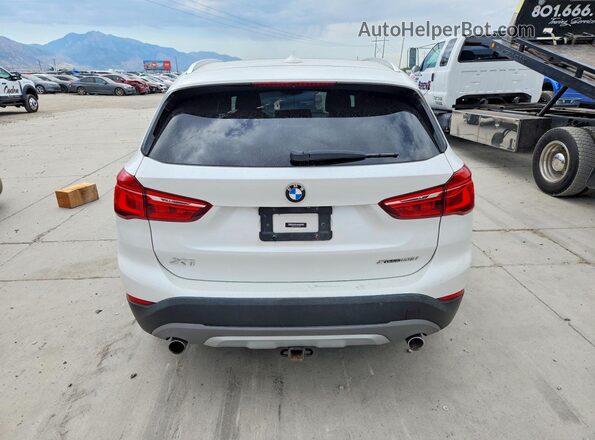WBXHT3C30J3H31809 2018 BMW X1 White Հետևի տեսք