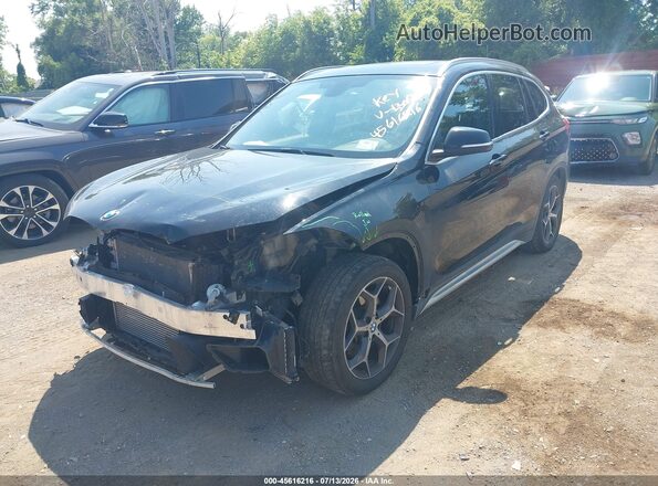 WBXHT3C30J5L30682 2018 BMW X1 Black Front left