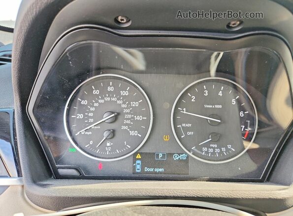WBXHT3C31J5F89149 2018 BMW X1 White Вид щитка приладів