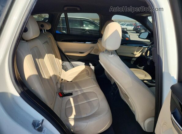 WBXHT3C31J5F89149 2018 BMW X1 White Вид задніх сидінь